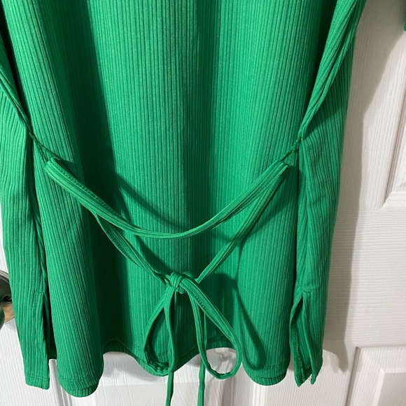 Melissa Paige belted short sleeve top, NWT - Picture 4 of 12